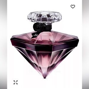 Elegant Purple Diamond-Shaped Perfume Bottle